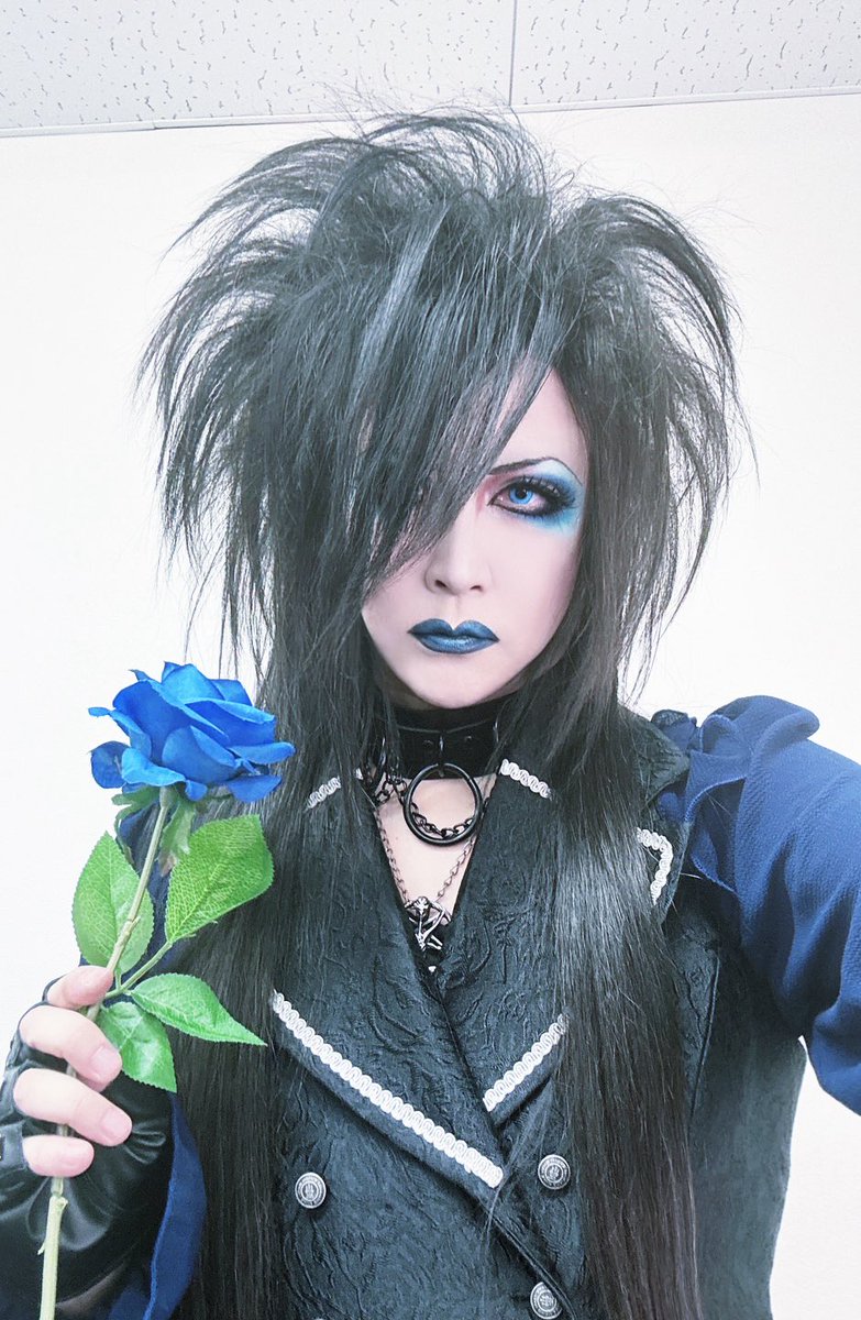 BAPTISM0FBLOOD's tweet photo. 🌹💙 https://t.co/AMqocaIQel