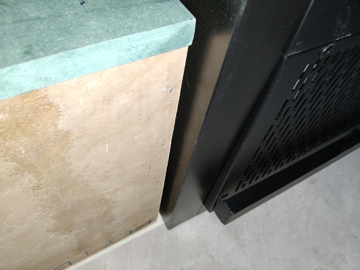 itsmalavs's tweet photo. @kaffindia Your technician came for the chimney installation, but the work is not done properly. The chimney is fitted about 1 inch below the furniture level, which looks incorrect and unprofessional. @kaffindia @VijaySales @VSSupport_ https://t.co/tuNoVafYxa