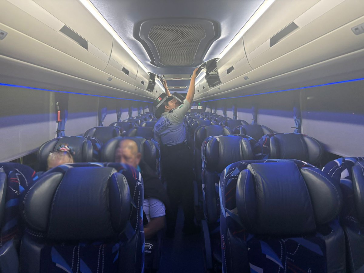 GN_MEXICO_'s tweet image. #Entérate En este fin de semana largo, integrantes de la #GuardiaNacional refuerzan operativos de inspección en Terminal de Autobús y carreteras federales del país, con el objeto de proporcionar seguridad a los usuarios que viajan por la red carretera federal.