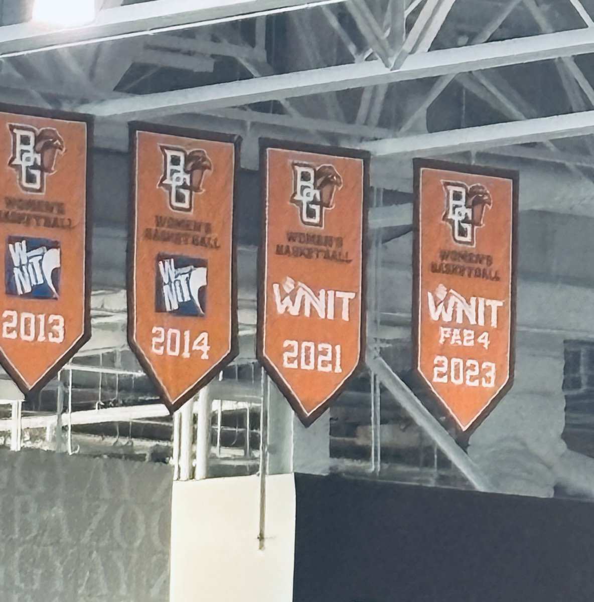 CoachFralick's tweet photo. My niece Bryn graduated from BGSU today in the Stroh Center. Was sent this: what wonderful memories from some amazing teams! 🧡 🤍 https://t.co/CjssiHRZUu