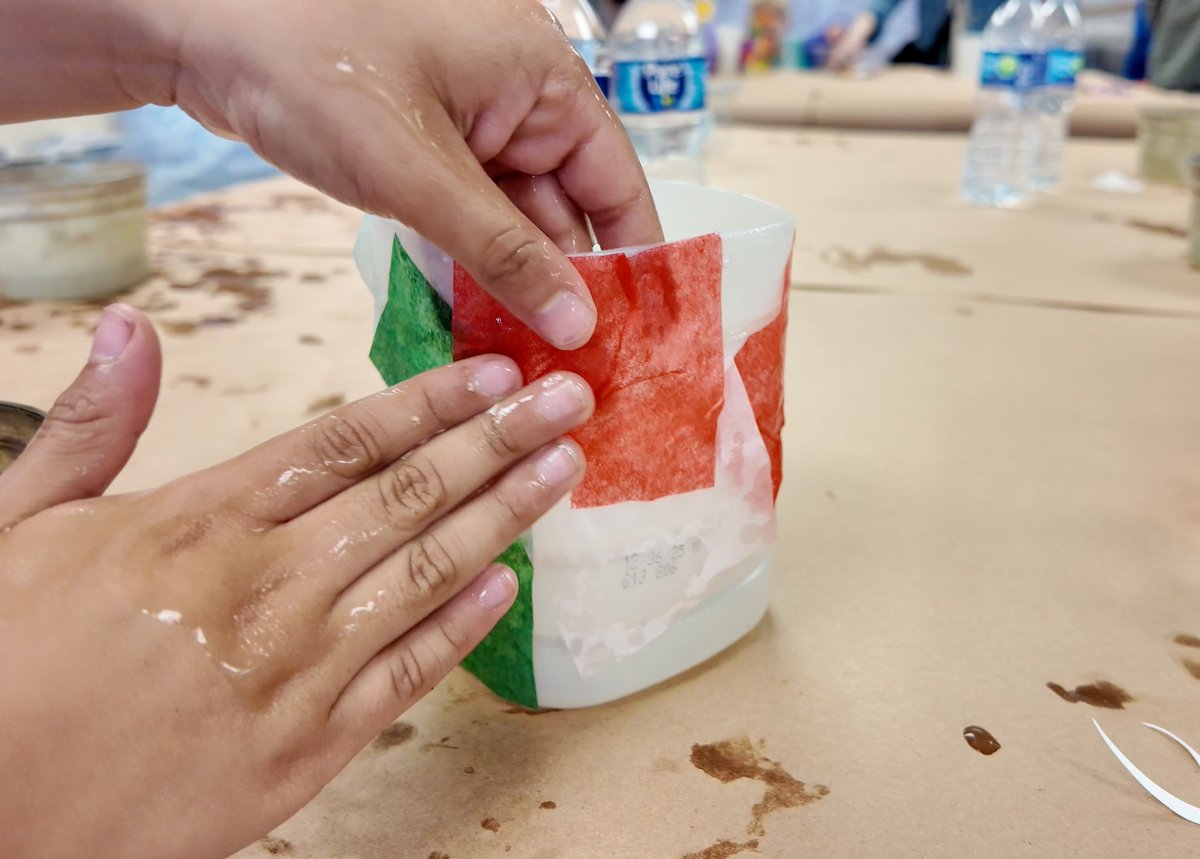 kcpublicschools's tweet image. Thank you to everyone who made it out and to Family Art Night, hosted by LINC and Garfield Elementary! We love seeing the art and memories that were created.

#KCPS #FamilyNight #Community