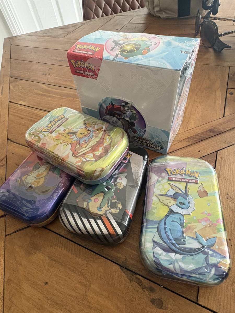chrisrand0's tweet photo. @pokemondealsuk Random mix here! https://t.co/wXrmZ1xPZP