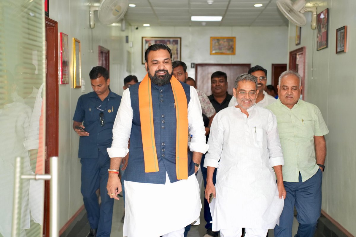 samrat4bjp's tweet photo. आज माननीय राज्यसभा सांसद सह रालोमो प्रमुख श्री @UpendraKushRLM जी ने सरकारी आवास पर मुलाकात की। इस दौरान उनसे चर्चा में सासाराम को भी सैटेलाइट टाउनशिप के तौर पर विकसित करने का विचार साझा हुआ।

#UrbanDevelopment #NewBihar #NDA4Bihar #TransformingBihar #Rohtas https://t.co/PrwLHPpOQR