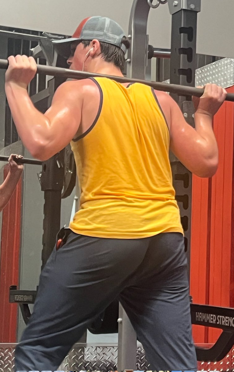 AebischerM74827's tweet photo. Getting some leg work in this morning. https://t.co/EYv5tpcOic