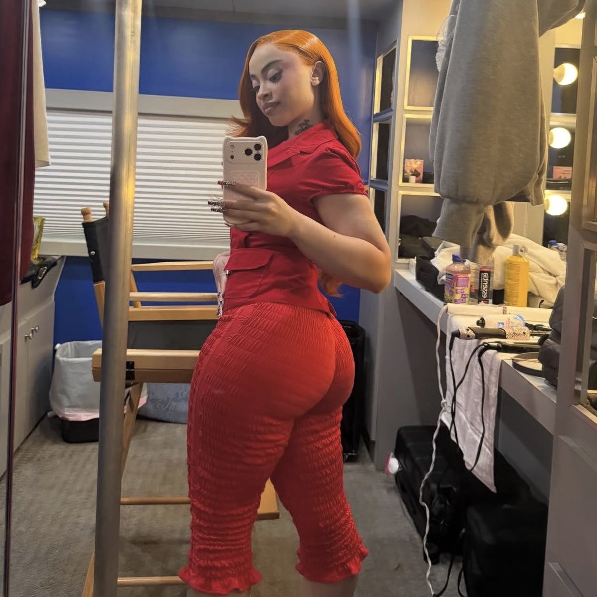 y2ksmoochie's tweet photo. ice spice in red> https://t.co/ifaZBGQdLt