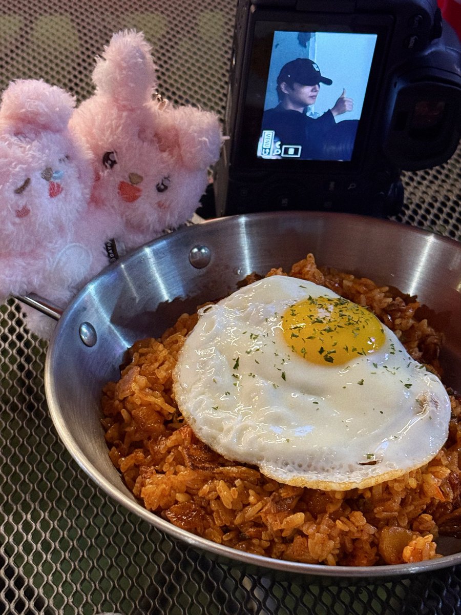 사라자 tweet media