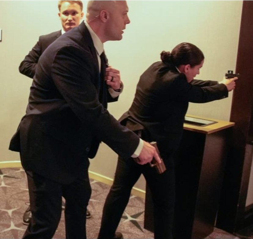 JSBarnard's tweet image. Nothing...I mean NOTHING screams Presidential Security more than a 
5 ft. tall, skinny woman holding a gun: 
#DEI