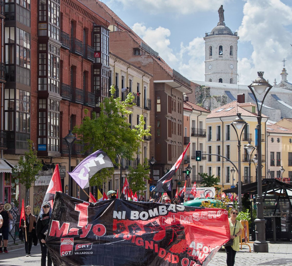 🔴⚫ Imágenes de la manifestación del Primero de Mayo #1M #1Mayo en #Valladolid