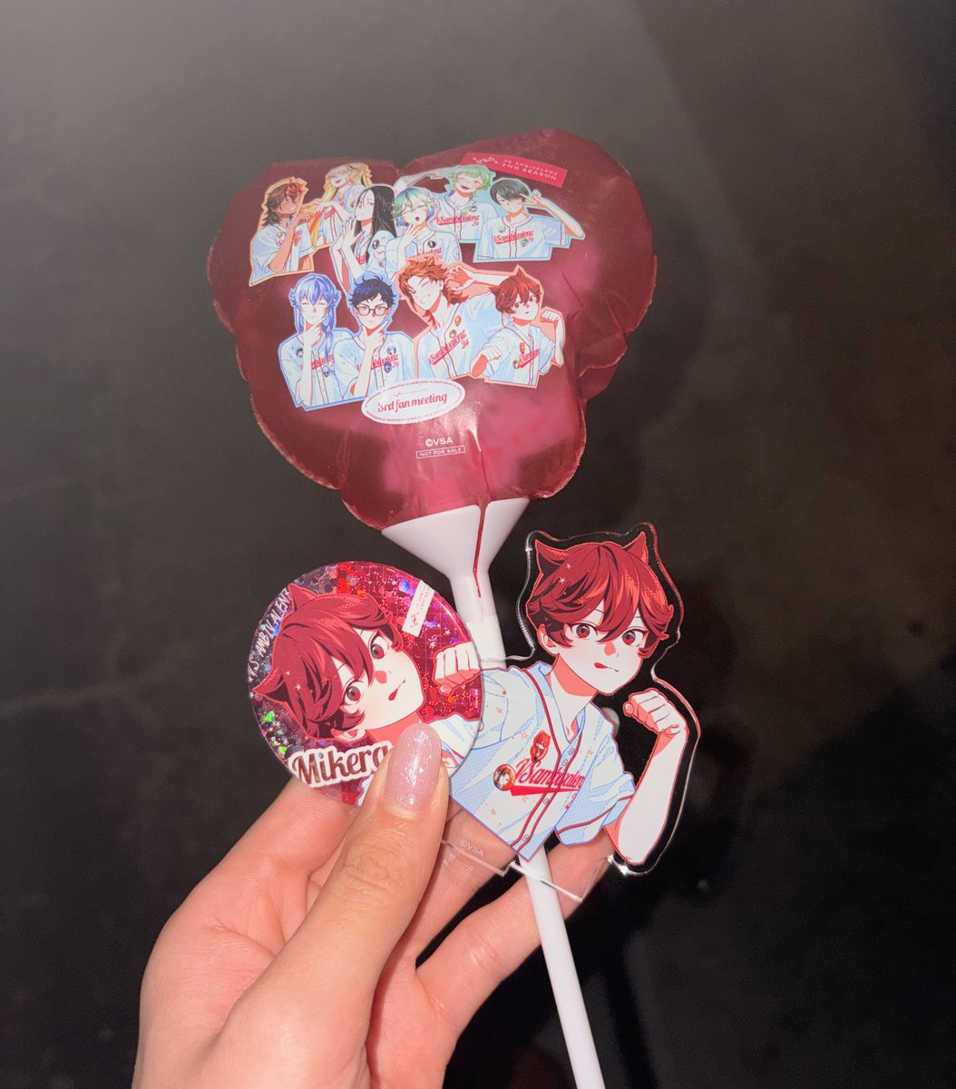 Hga3L1's tweet photo. 4/12 ビバレン3rdファンミーティング
やっと参加出来たビバレン初イベ♡
同色のポーズ秘話可愛過ぎたし、朗読劇2ndの子達も楽しそうにしてて良かった…！あとLove lightめちゃ良くてリピしまくってる🩷
明日の結果発表どんな結果になってもおめでとうって言いたい…🐈🦁❤️ https://t.co/CBcfe7F04Q