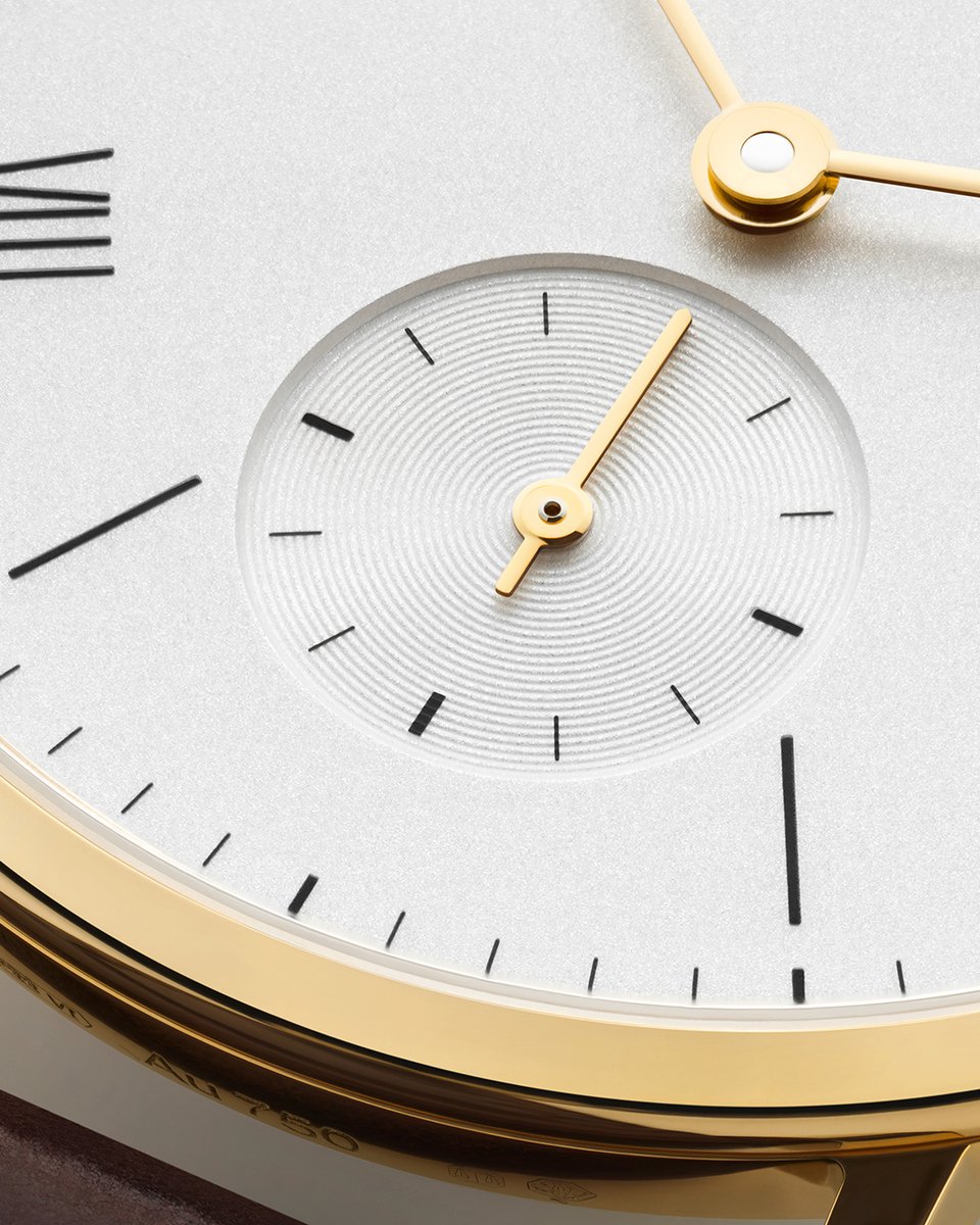 nomosglashuette's tweet image. With its compact size and elegant gold case, #Ludwig gold 33 is the perfect companion for special occasions. The sapphire crystal glass back reveals the hand-wound #NOMOS caliber DUW 4001 – while the bezel offers space for a personalized engraving. 

nomos-glashuette.com