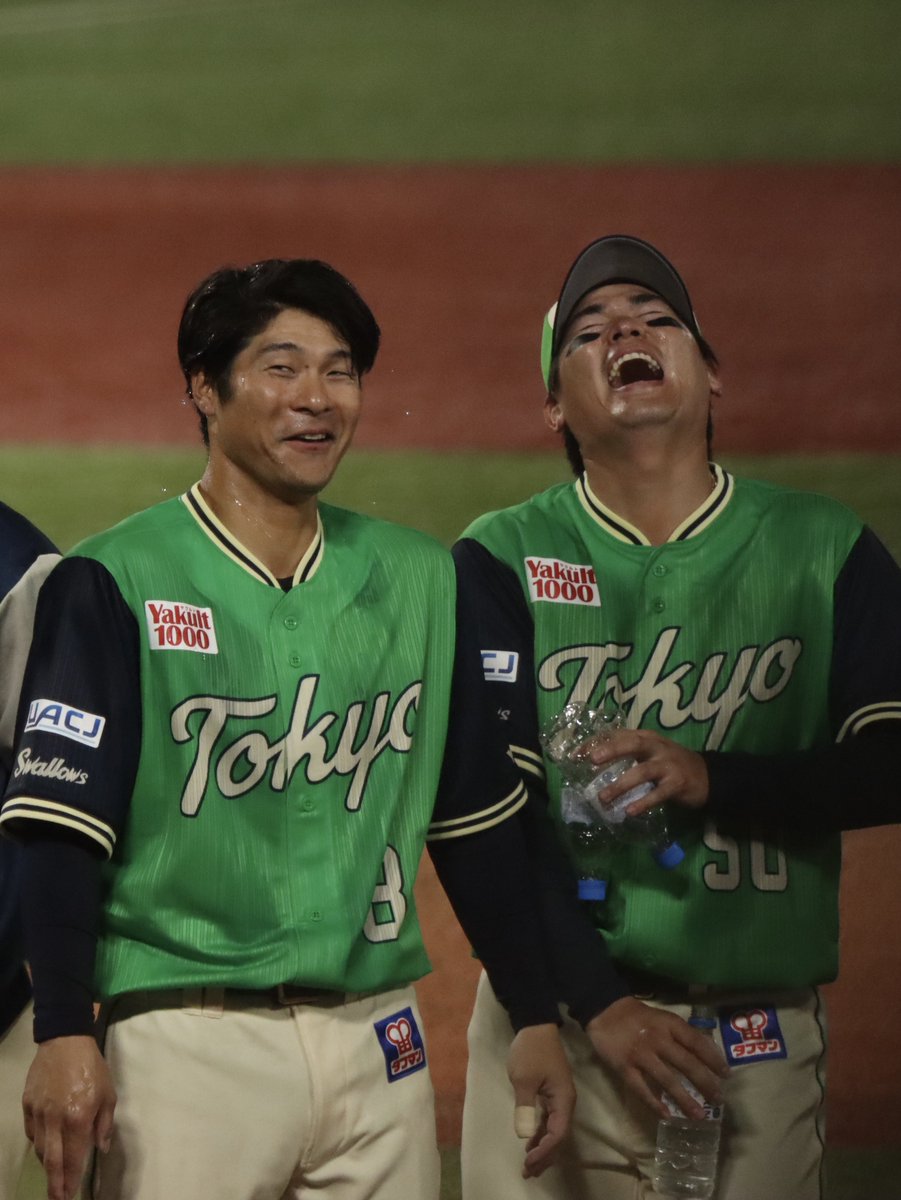 恵吾くん、先輩にいたずらして大笑い
大器な子🤣
もぎもぎの髪の毛、水弾いてました
#茂木栄五郎 #北村恵吾