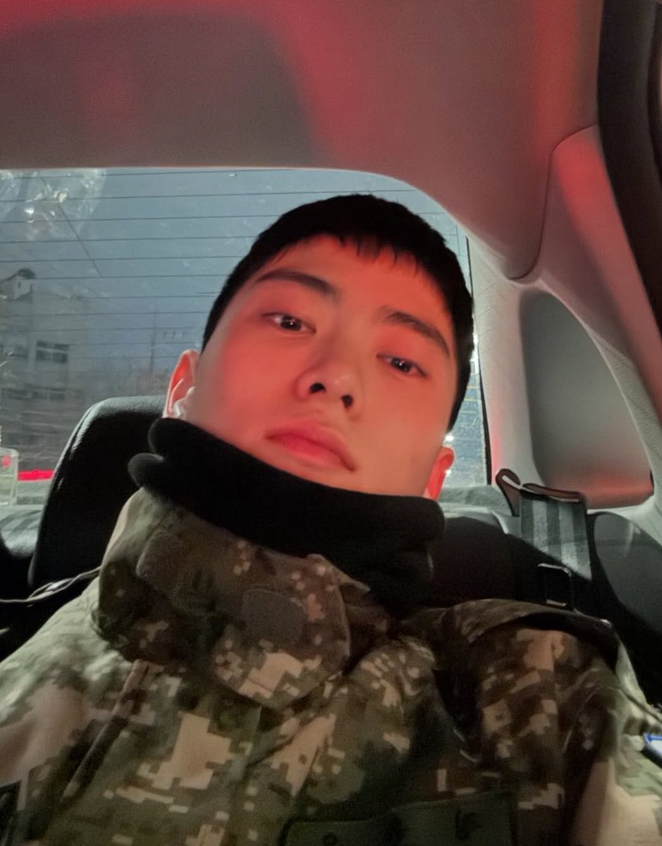 뚀잉 tweet media