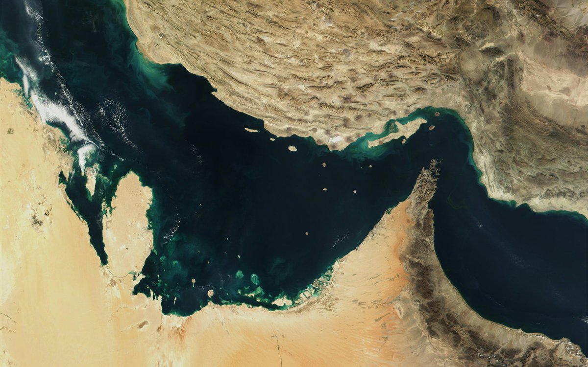 MarioNawfal's tweet image. 🇮🇷🇹🇷 Iran is charging ships to pass through the Strait of Hormuz. People keep asking: why can't Iran just do what Turkey does with the Bosphorus?

Turkey controls its strait legally. Under a 1936 international treaty that 20+ nations signed, granting Ankara formal regulatory