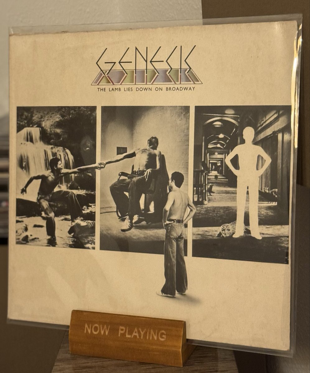 ABuendia0709's tweet image. #NowPlaying #Genesis
The Lamb Lies Down On Broadway 
#VinylRecords
