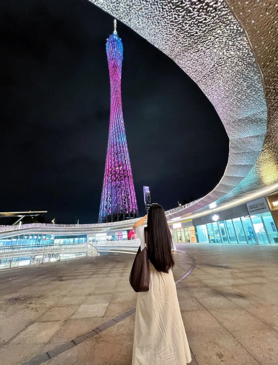 EzSpeakMandarin's tweet photo. I think I’m slowly falling in love with Guangzhou at night. The language barrier is still real, but people here have been so warm. This city feels old, open, lively, and full of good food. I want to learn Chinese better and explore more of China. 🏙️ https://t.co/0oNjFjSUKH