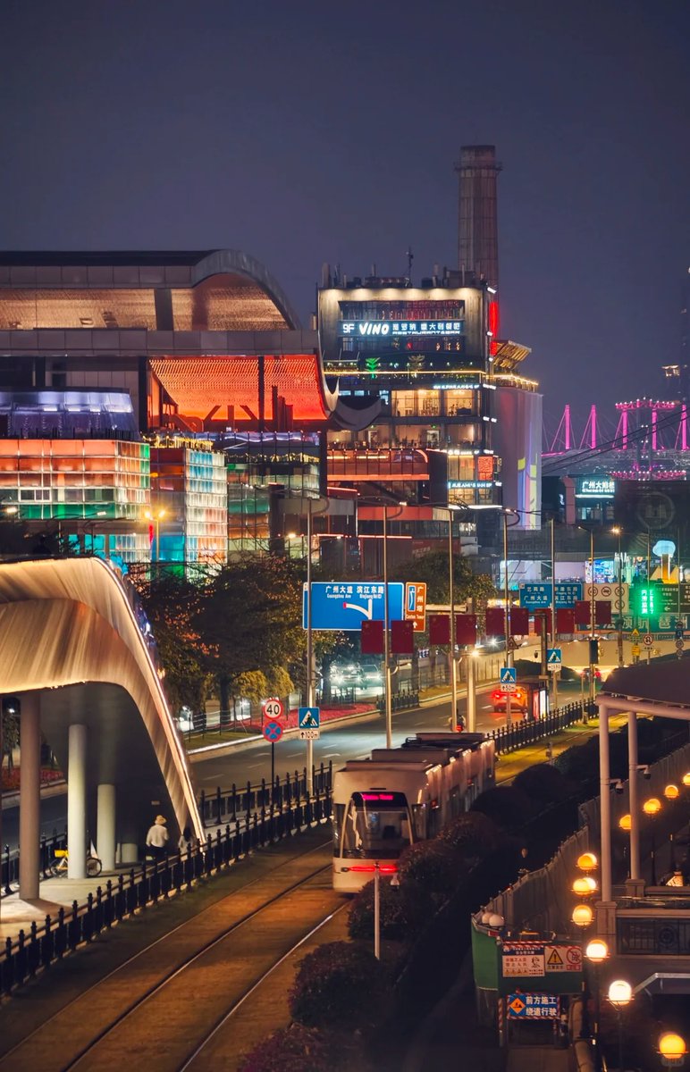 EzSpeakMandarin's tweet photo. I think I’m slowly falling in love with Guangzhou at night. The language barrier is still real, but people here have been so warm. This city feels old, open, lively, and full of good food. I want to learn Chinese better and explore more of China. 🏙️ https://t.co/0oNjFjSUKH