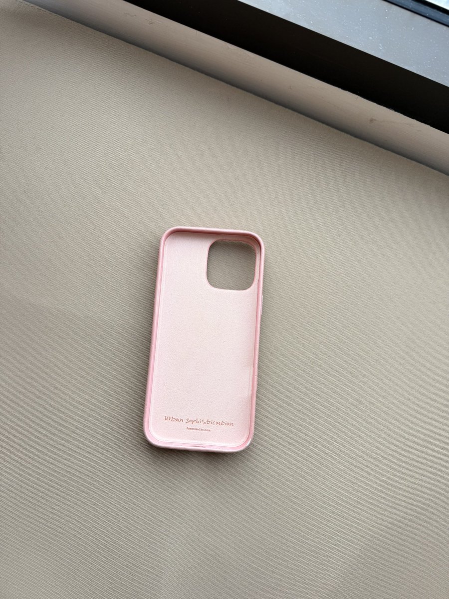 prettyknfes's tweet photo. ส่งต่อ urban sophistication case ip 16 pm 1,200 บาทรวมส่ง ขอดูรูปเพิ่มเติมได้ค่า 🤍#ส่งต่อเคสไอโฟน16 #ส่งต่อเคสไอโฟน16pm #urbansophisticationthailand #urbansophistication https://t.co/6THhxg2M75