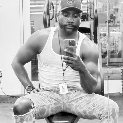 RoyalKingWill's tweet photo. #NewProfilePic https://t.co/3Mm7QpE7vO