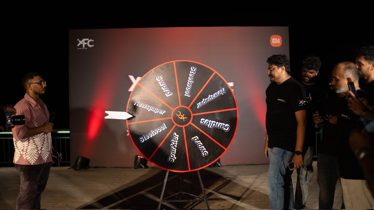 VoiceofVineeth's tweet photo. The final round was all about creativity in the dark
Candles sparklers steel wool and more 🕯️

Everyone got to experiment and capture some amazing shots

#XiaomiFansClub #XiaomiInnerCircle #RuleTheNight #Xiaomi17Ultra https://t.co/WzSIZvheu0