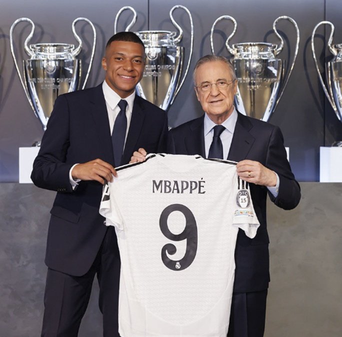 (fan) REAL MADRID FANS 🤍 tweet media