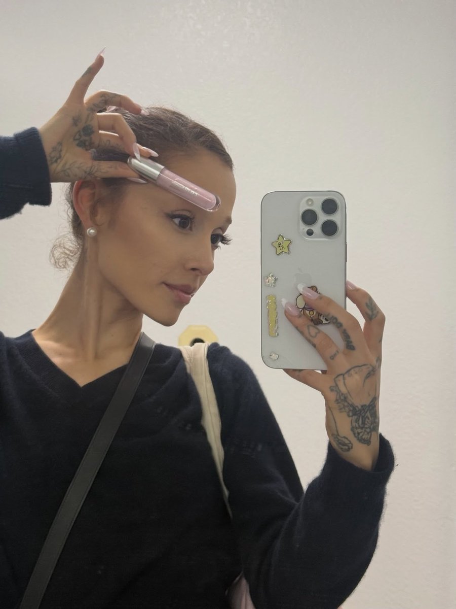 glindauplxnd's tweet photo. sweet angel https://t.co/Zy8mOfiJ0H