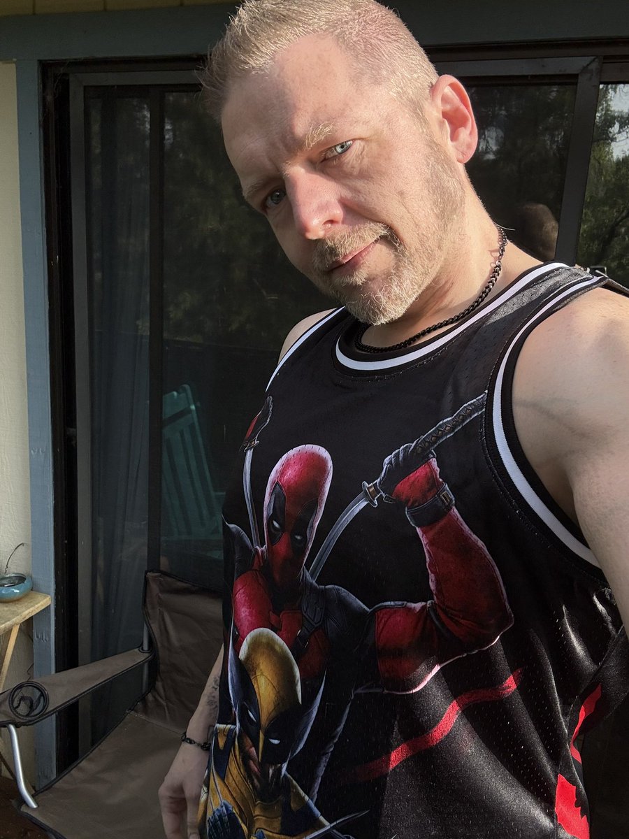 goshjoshgames's tweet image. Dressed for #freecomicbookday at @A1Comics been 17 years since I last collected or involved myself in the comic world. #comics #deadpool