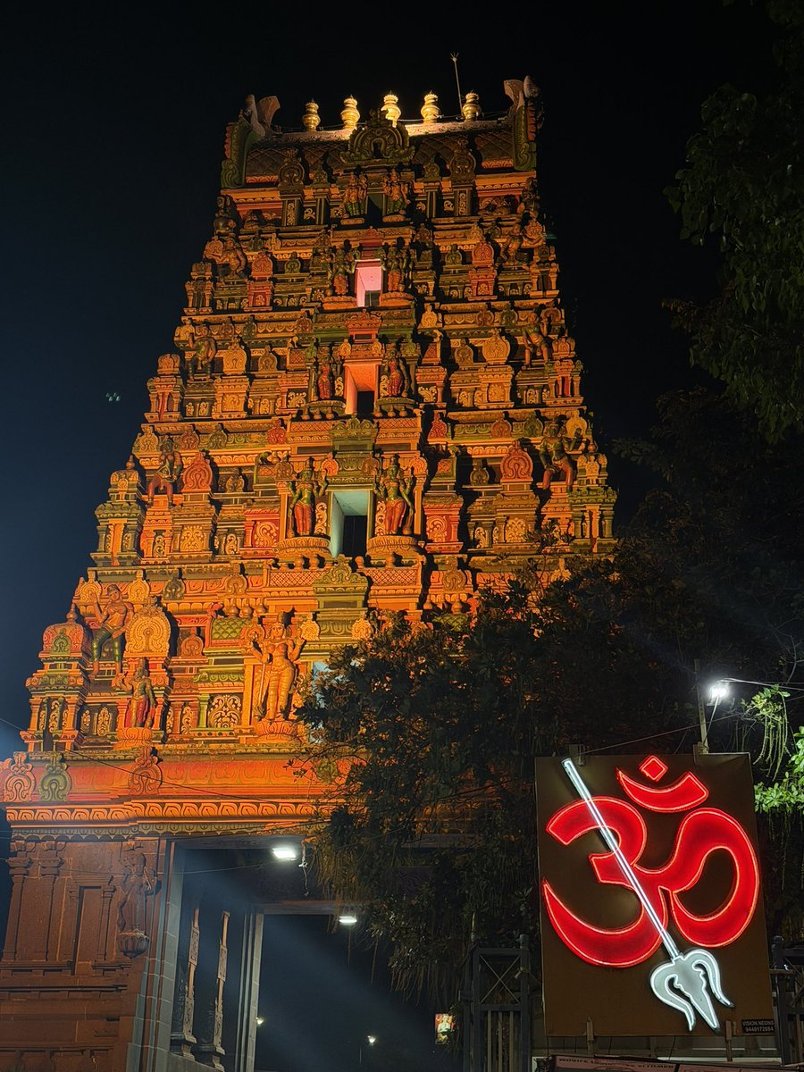 SaraswathiBL's tweet image. విజయవాడ కనకదుర్గ ఆలయం #vijayawada #temple  

🙏💕💐🙏