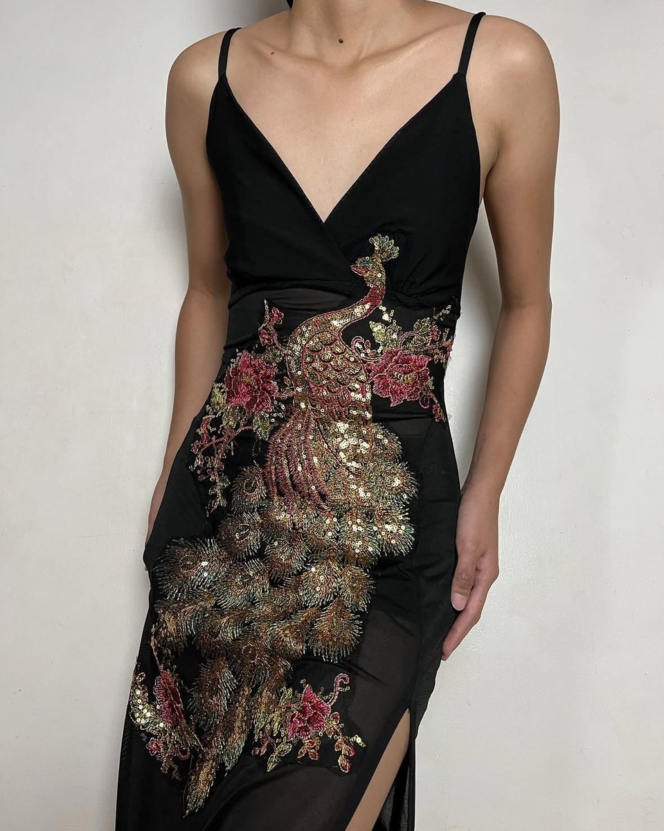 soomienana's tweet photo. This vintage dress !!! I NEED IITTT https://t.co/R7vYRfmYKf