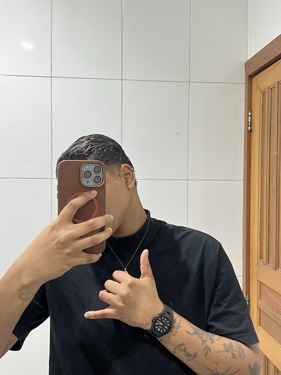 mavi69M's tweet photo. tinha um tempinho que eu não aparecia por cá https://t.co/QwlDDxAXXd