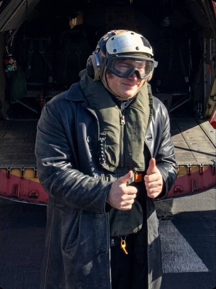 elvis tweet media