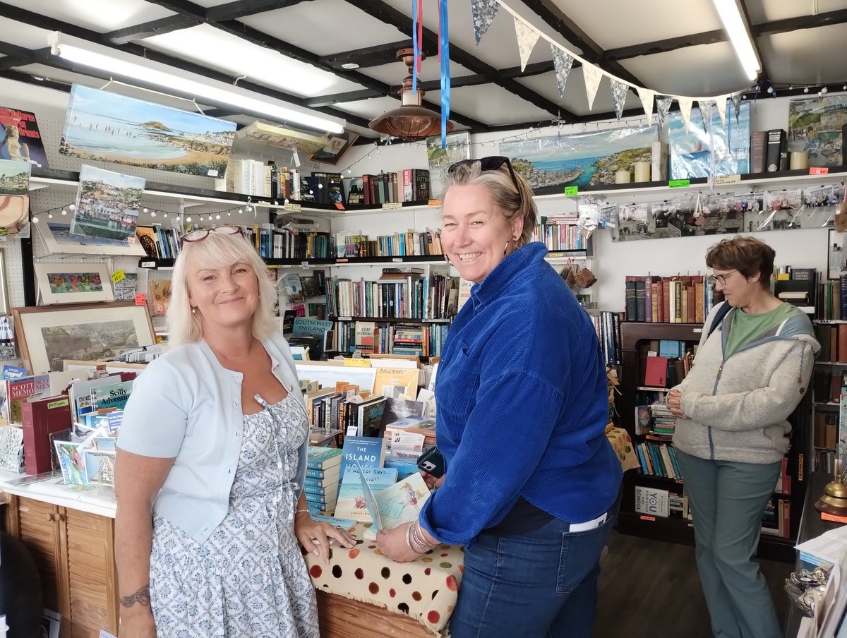 KatrinaRotgalve's tweet image. Thanks the new author Charlotte Brach The Imaginarti who came to the West Looe Bookshop yesterday to sign her beautiful toddler #books ! If you wish to be more spoiled by your  #bookshop , remember - I can post any #book to you, nicely wrapped! #childrensbooks