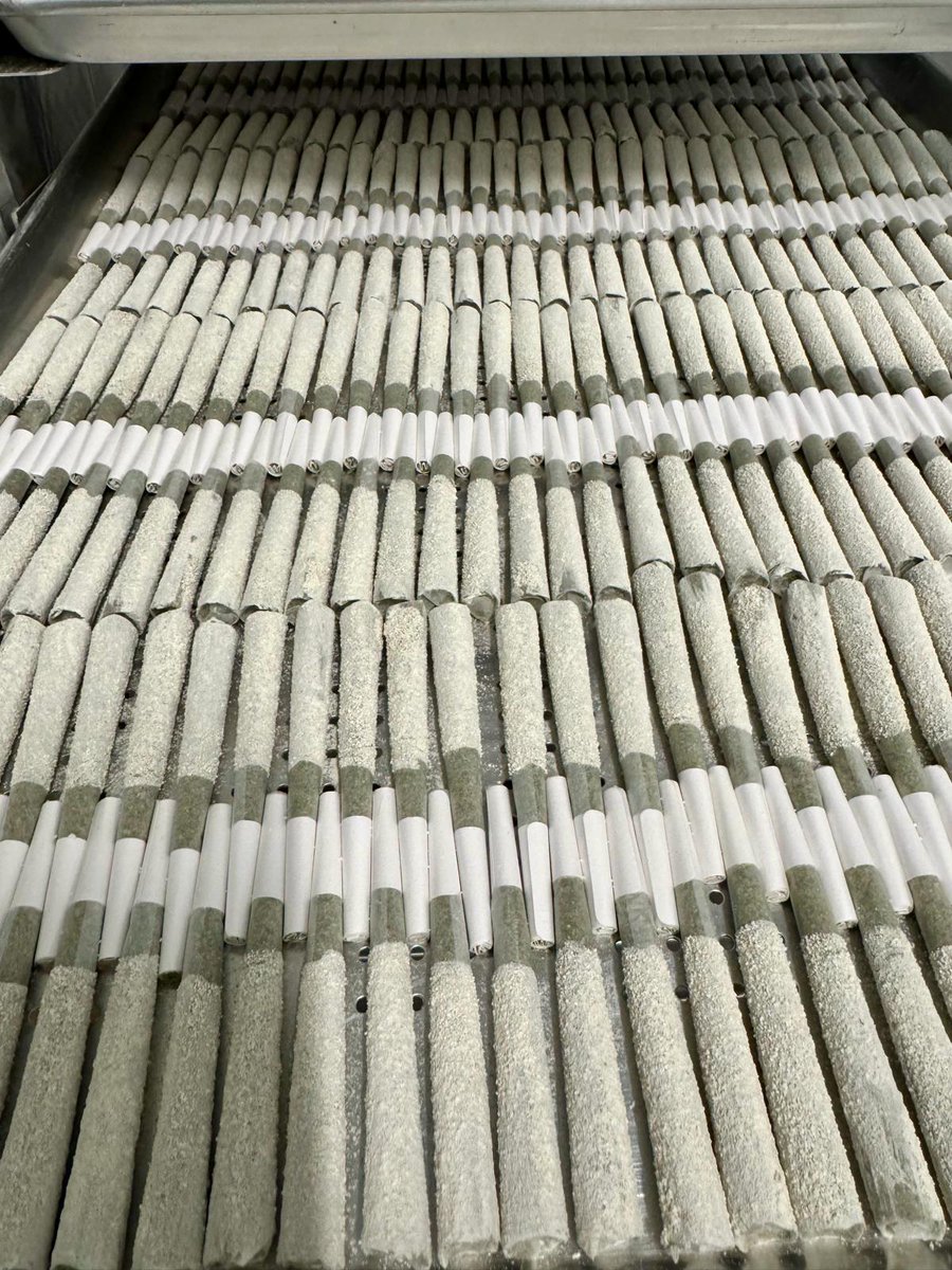 Paperplanesmx_'s tweet photo. A quien le gusta el THCA? ✈️💨 https://t.co/HmJuaFzABj