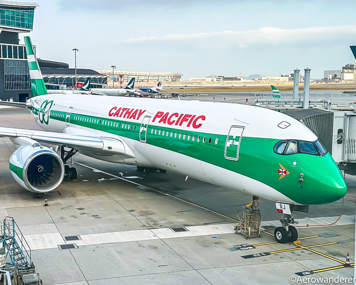 aerowanderer's tweet photo. I already love plane spotting at Hong Kong, one of the best, if not the best in the world. Just post immigration, the first plane to catch the eye was this beauty of a bird.

Cathay Pacific A350-900 B-LRJ in the special ‘Retro livery’ taking us back to the times of seeing the lettuce leaf🫶🏻

She’d arrived from Zurich early in the morning & would head east to SFO later in the day. I don’t know man, I lose my head when I’m at HKG🤯

📍Hong Kong🇭🇰