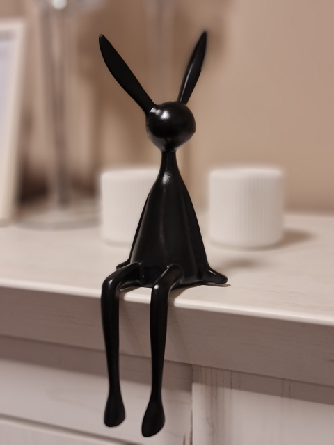 Tischdeko1's tweet image. Eleganter Resin-Hase, 26 cm - #Kantenhocker und Sitzhase tischdeko-online.de/elegante-resin… - 🐰✨ Moderner Sitzhase (26 cm) – stylischer Kantenhocker in Schwarz! Perfekt für dein Zuhause 🖤 Jetzt 20% Rabatt bis 30.05.26 sichern! 🛍️ #deko #wohnen #osterdeko #sale #sitzhase #kantensitzer