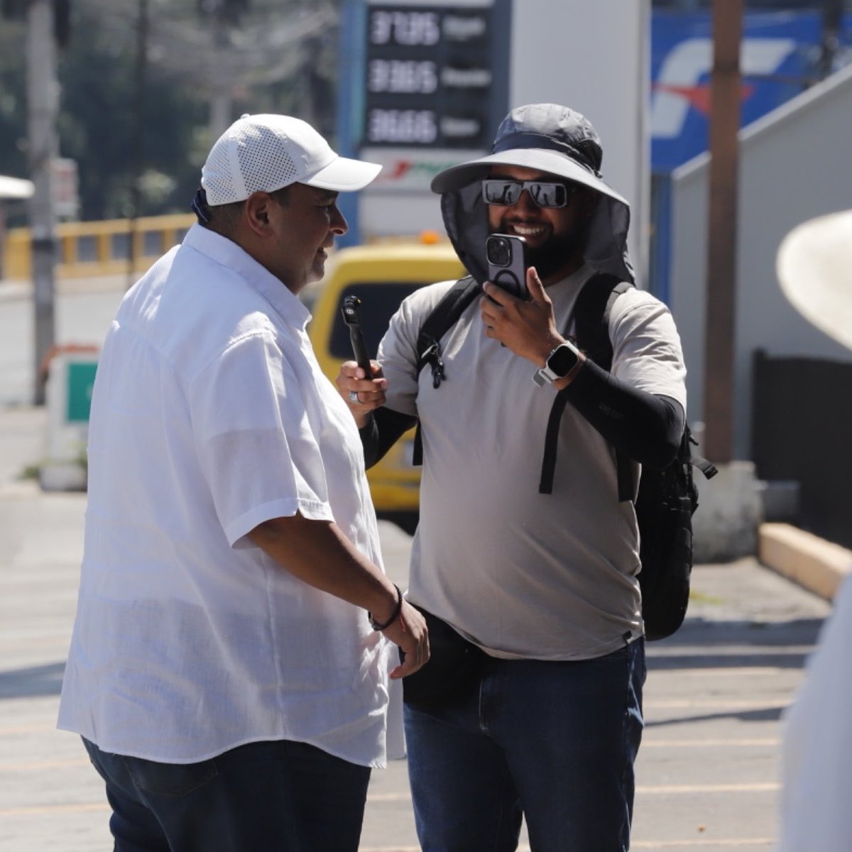 cesararmando_'s tweet photo. Poder compartir con el Señor @JorgeAldanaB es una lección de trabajo y humildad 🤝🇭🇳 https://t.co/4B6GTU6JQd