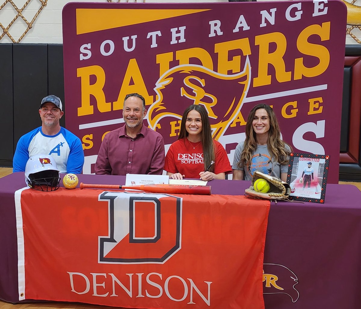 deJesus_Solena's tweet photo. It's official! Heading to the Hill!
Go Big Red! ♥️
@DenisonSoftball https://t.co/mH38SZiRCS