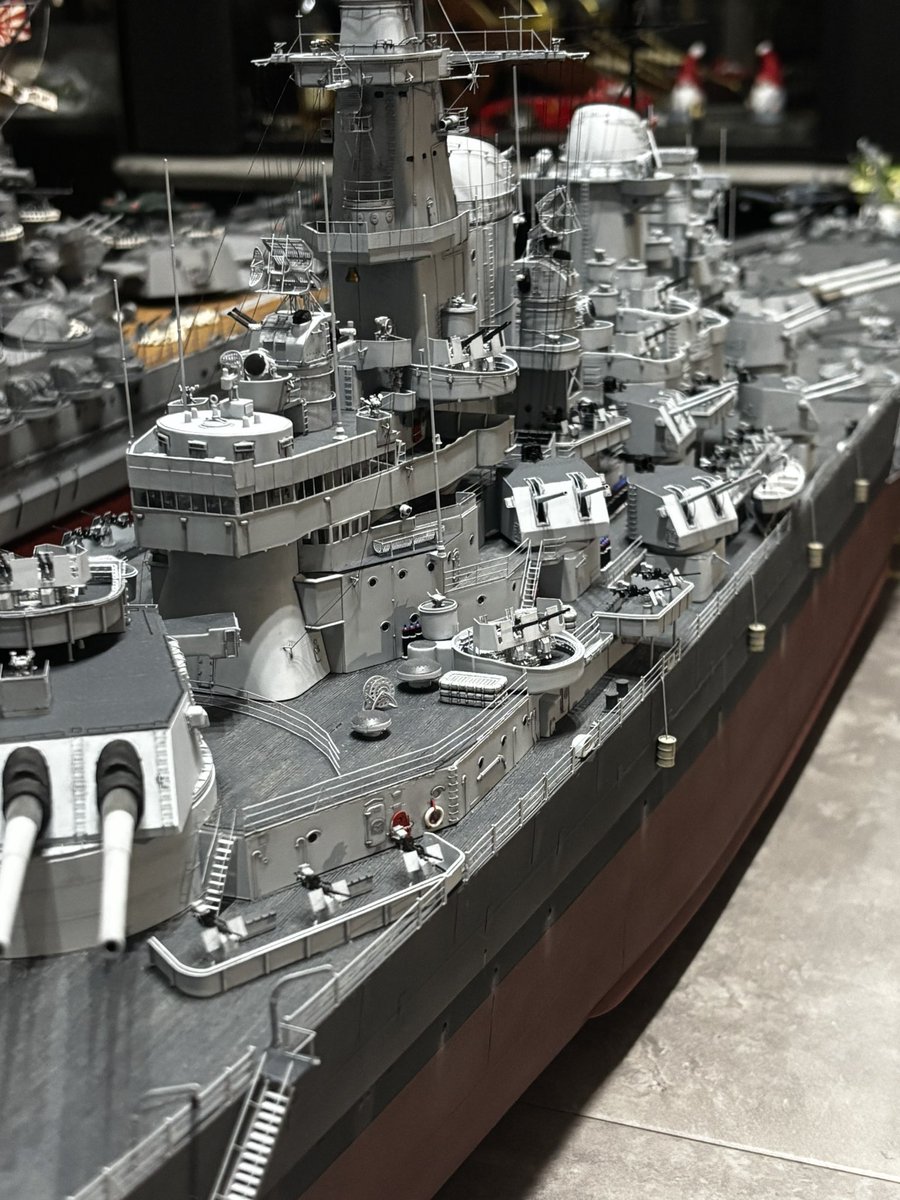 missouriBB63's tweet photo. 1/200 ニチモ 大和

まだやり残しはありますが、ほぼ完成したので、ミズーリと並べてみました！

大和カッコイイですね！

m a - r i n さんを始め、これまで いいね くださった方ありがとうございました。🙇‍♂️

次はUSSホーネット CV8 ドーリットルレイド の予定です。 https://t.co/ss9kjfer9r