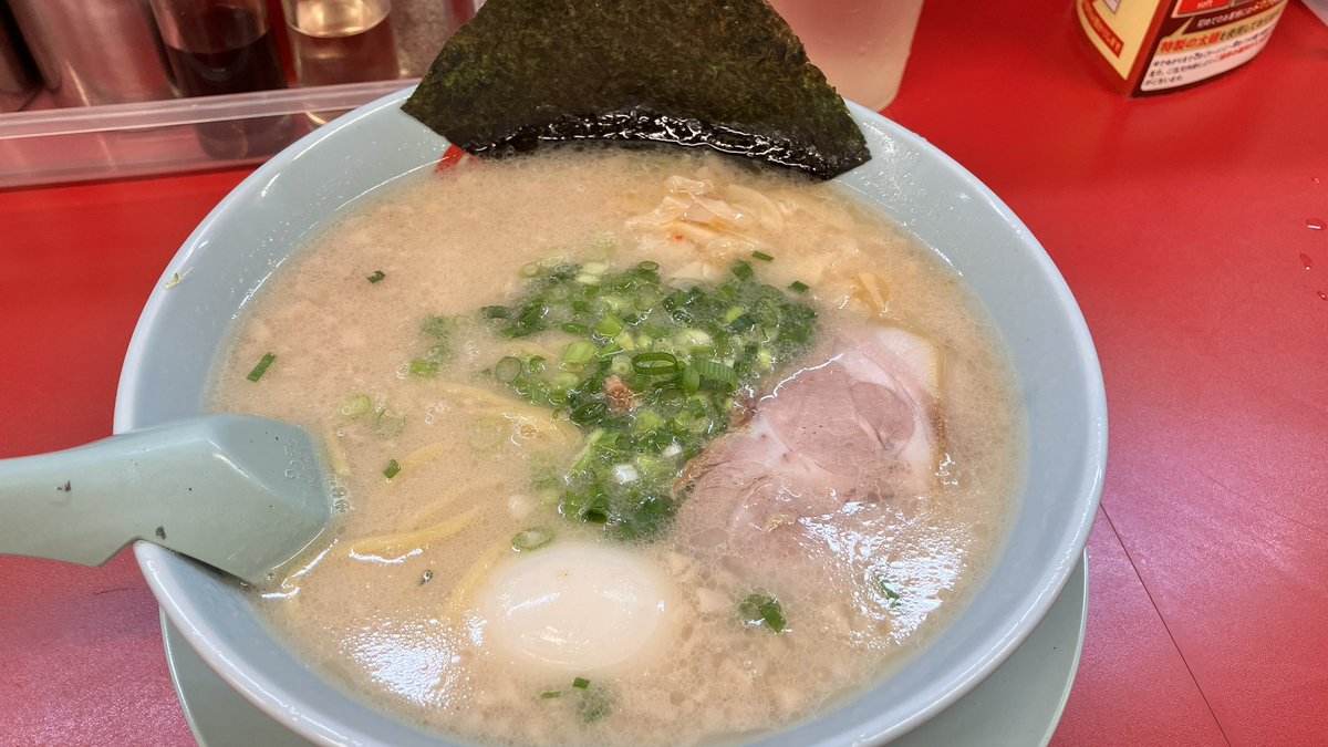 ないたー tweet media
