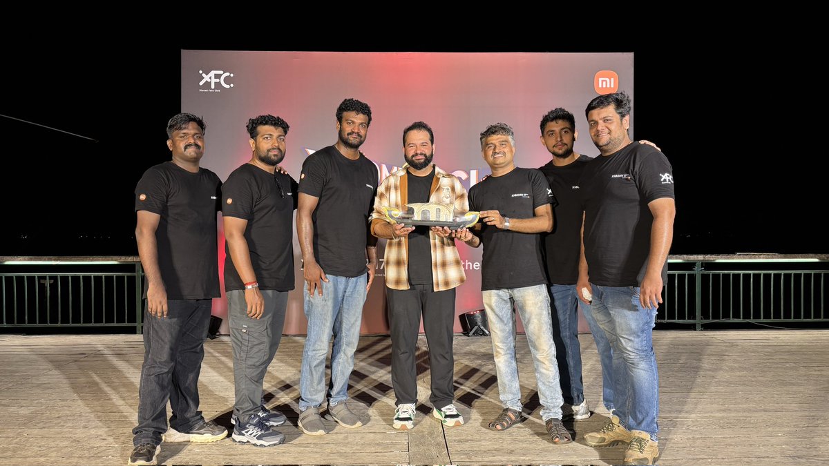 VoiceofVineeth's tweet photo. Once again happy birthday @pixelwithme Bhai 🎂

Thank you for the opportunity and for bringing this experience to Kerala for @XFCTrivandrum 🎉

Looking forward to more @XiaomiIndia @RedmiIndia moments like this 🚀

#XiaomiFansClub #XiaomiInnerCircle #RuleTheNight #Xiaomi17Ultra https://t.co/XkwK3KxzHk