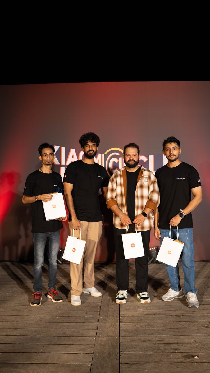 VoiceofVineeth's tweet photo. Once again happy birthday @pixelwithme Bhai 🎂

Thank you for the opportunity and for bringing this experience to Kerala for @XFCTrivandrum 🎉

Looking forward to more @XiaomiIndia @RedmiIndia moments like this 🚀

#XiaomiFansClub #XiaomiInnerCircle #RuleTheNight #Xiaomi17Ultra https://t.co/XkwK3KxzHk