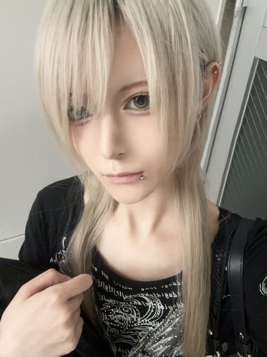 吐 tweet media