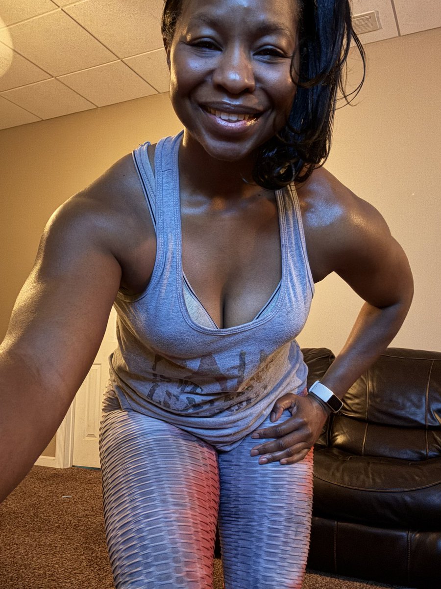 ShanPir's tweet image. Happy Saturday 😉!  Finished #digin for the last time; will do something different next week.  Body changes, getting older, aches and pains will NEVER stop me from #moving 💪🏽!  I love 💗 the way my workouts make me feel; that’s why I hit it everyday - except Sunday 😜!