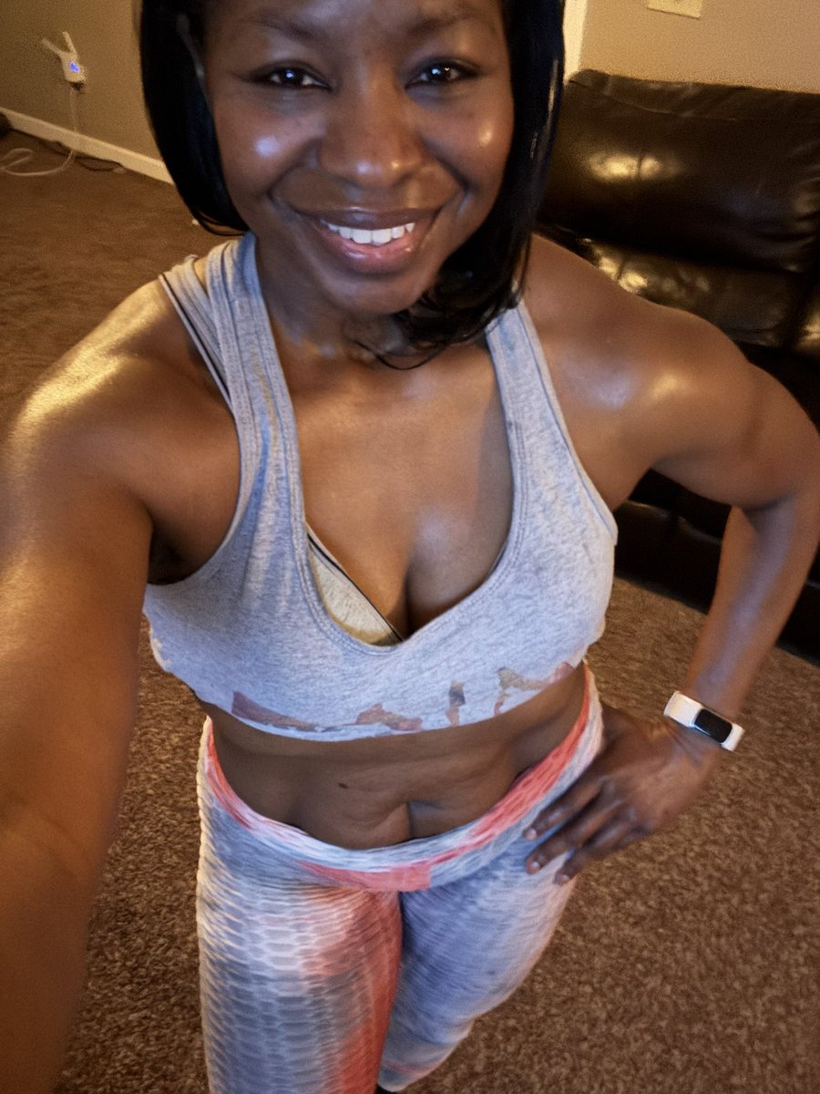 ShanPir's tweet image. Happy Saturday 😉!  Finished #digin for the last time; will do something different next week.  Body changes, getting older, aches and pains will NEVER stop me from #moving 💪🏽!  I love 💗 the way my workouts make me feel; that’s why I hit it everyday - except Sunday 😜!