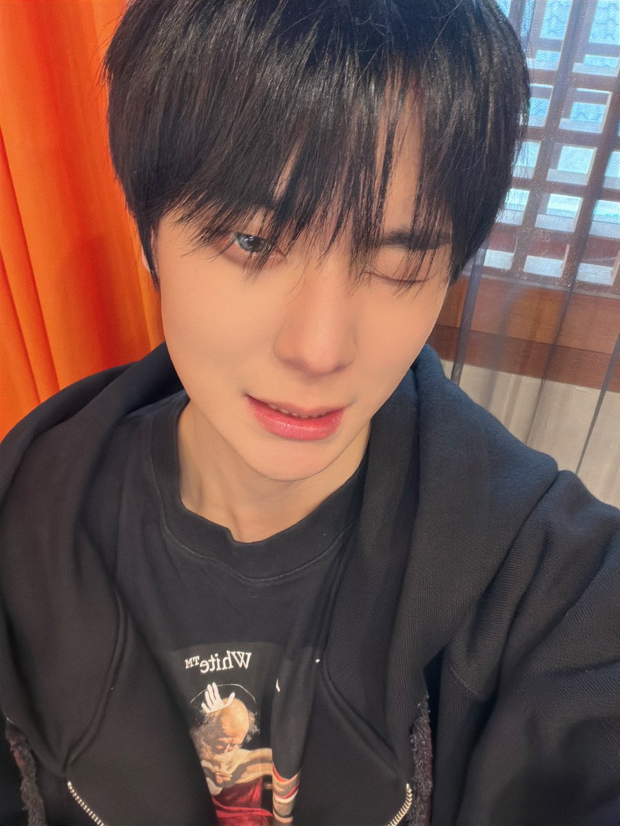 OmegaX_members's tweet photo. [#OX]

오늘 너무 고마웠어 잘자💙🌙

#OMEGA_X #오메가엑스
#제현 #JEHYUN https://t.co/yUcv692EjI