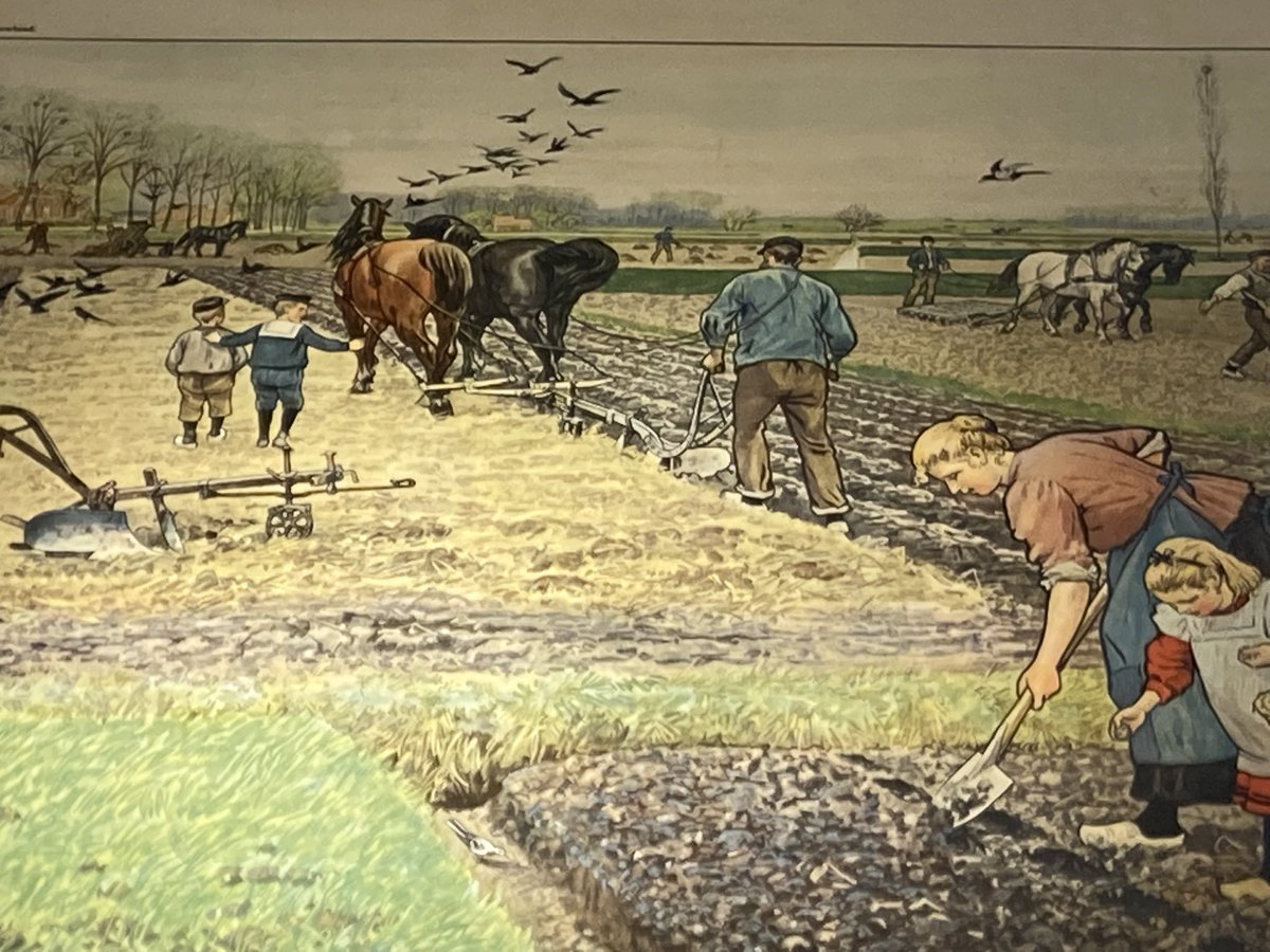 OudErmelo's tweet photo. De tentoonstelling van de werken van Cornelis Jetses is een heerlijke duik in het verleden met natuurlijk het Aap-Noot-Mies-leesplankje en de schoolplaten niet te vergeten. Jeugdsentiment voor de Stille Generatie en de Babyboomgeneratie https://t.co/0tM5fJ2QzO