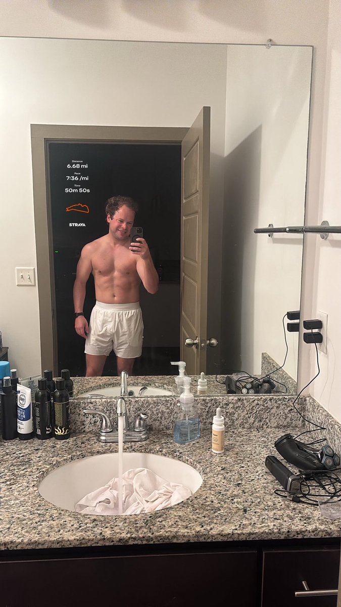 jaybjay1938's tweet image. Morning run completed! Longest run in 2+ months! 💪🏼😎✌🏼

#PositiveEnergy #Runner #Fitness #FitLife #KeepGrowing  #OnlyFansAthlete