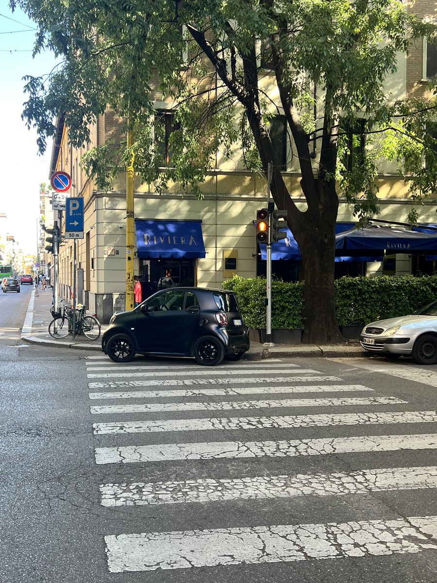 Emiliano_Max's tweet image. Sabato 2/05/26 ore 17 Via Biondi angolo Pier della Francesca !  sono due ore che giro a piedi e non ho visto un vigile urbano ! @BeppeSala  grazie di esistere | #biodiversita  #ztl  #milano