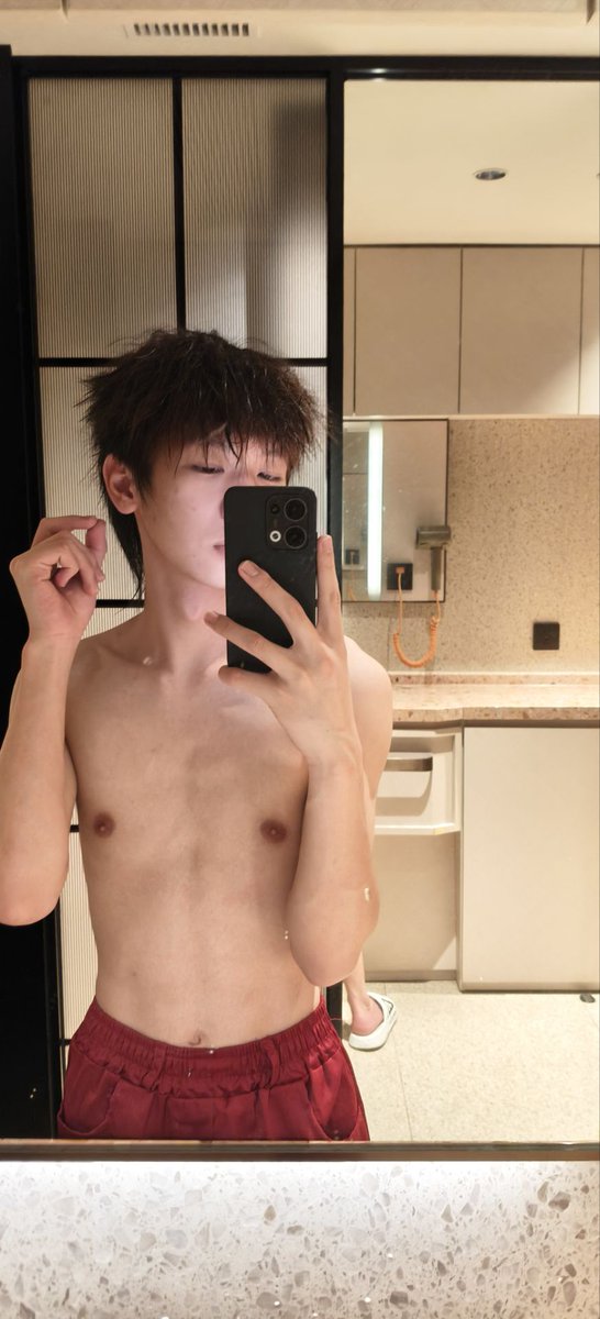 广东男s喜欢男m tweet media