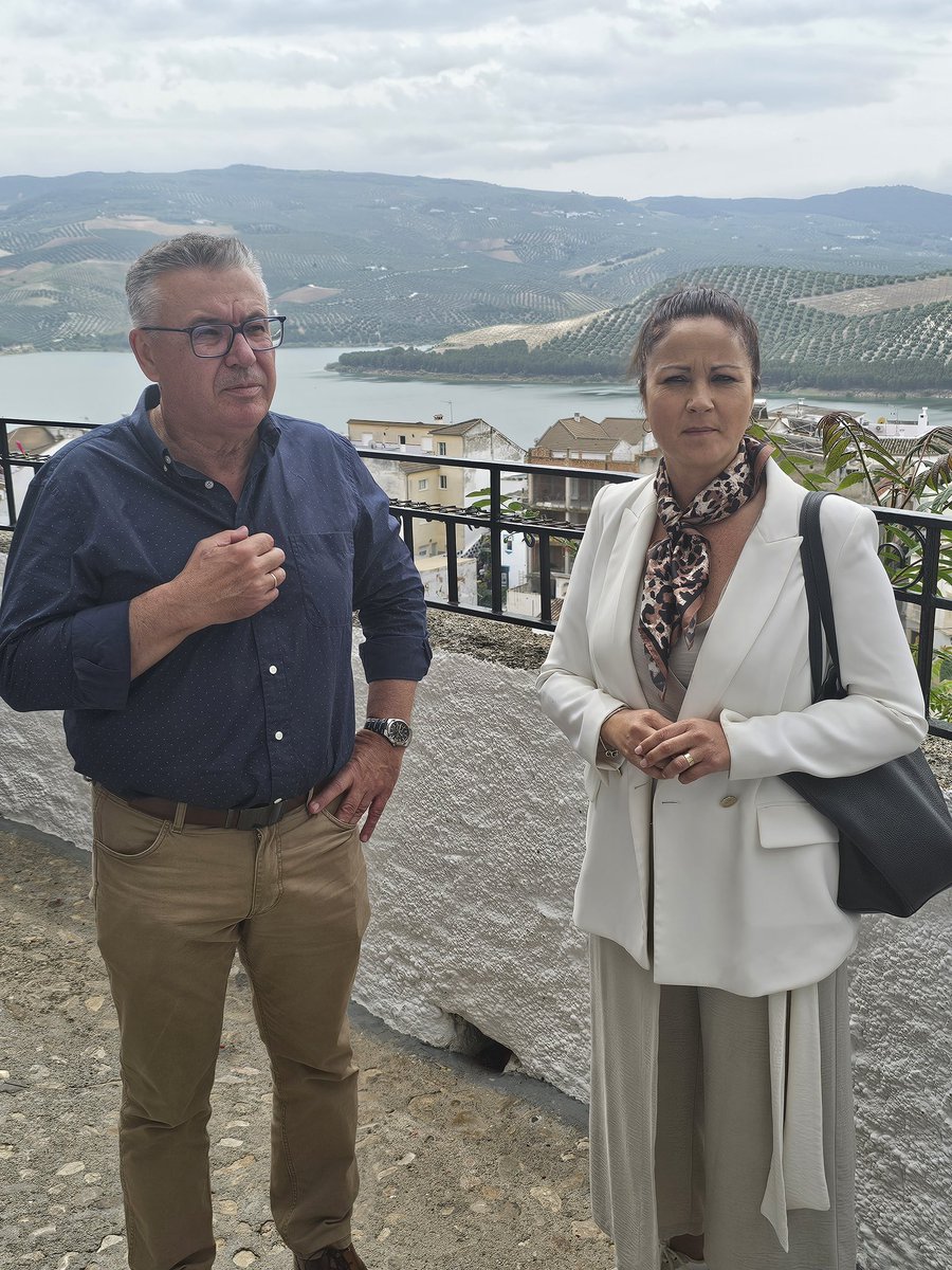 psoecordoba's tweet photo. El futuro del turismo en Andalucía también está en nuestros pueblos 🌄  

Desde Iznájar defendemos un modelo de turismo sostenible: menos saturación y más oportunidades en el interior; diversificar, equilibrar el territorio y generar empleo digno 💼  

El 17 de mayo, #VotaPSOE 🌹 https://t.co/CPDkAkcOxB