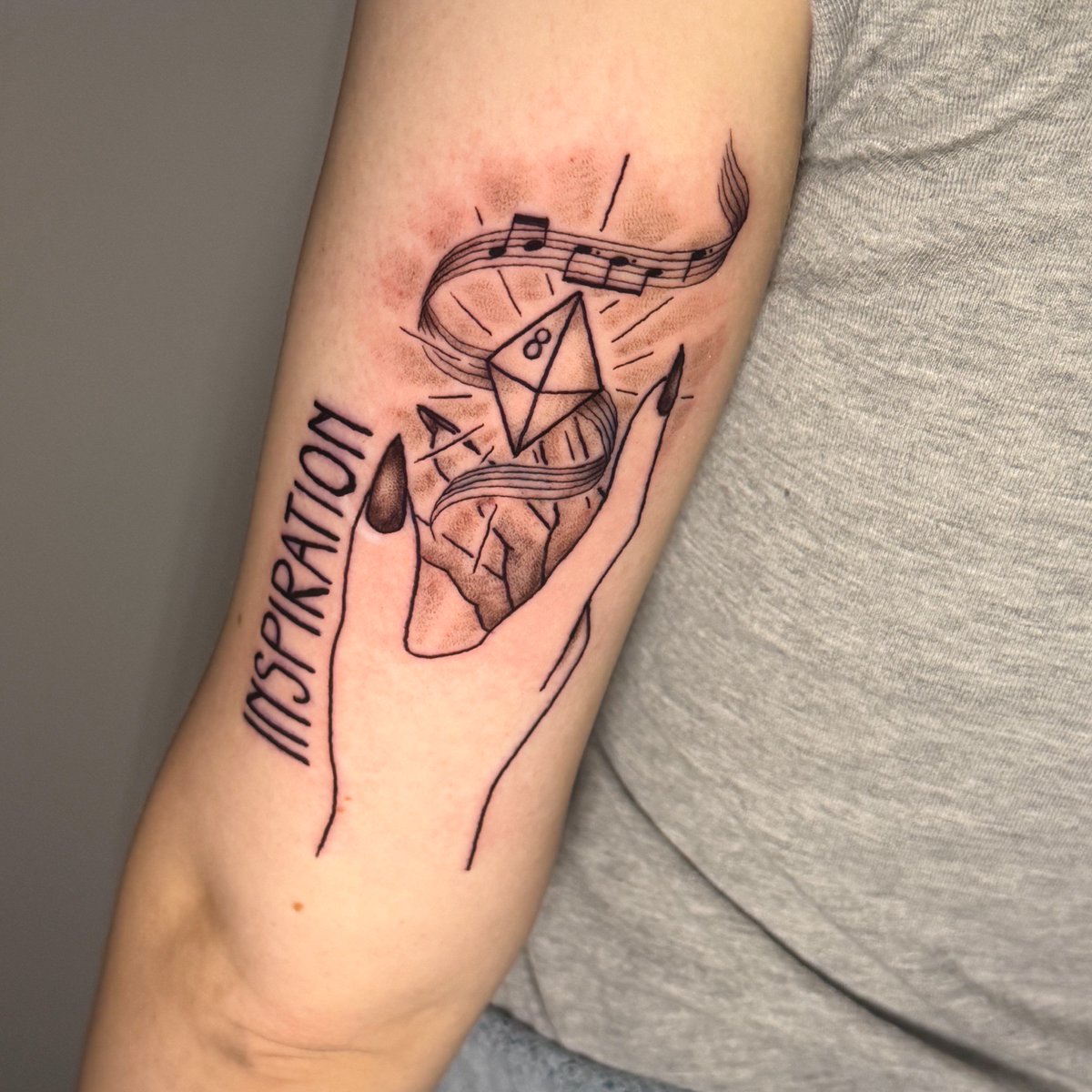 thetorrejon's tweet image. Have a little bardic inspiration to get you through the day…

#tatt #tattoo #tattooedgirls #inkedgirls #floral #blackandgraytattoo #dnd #bard #dndtattoos